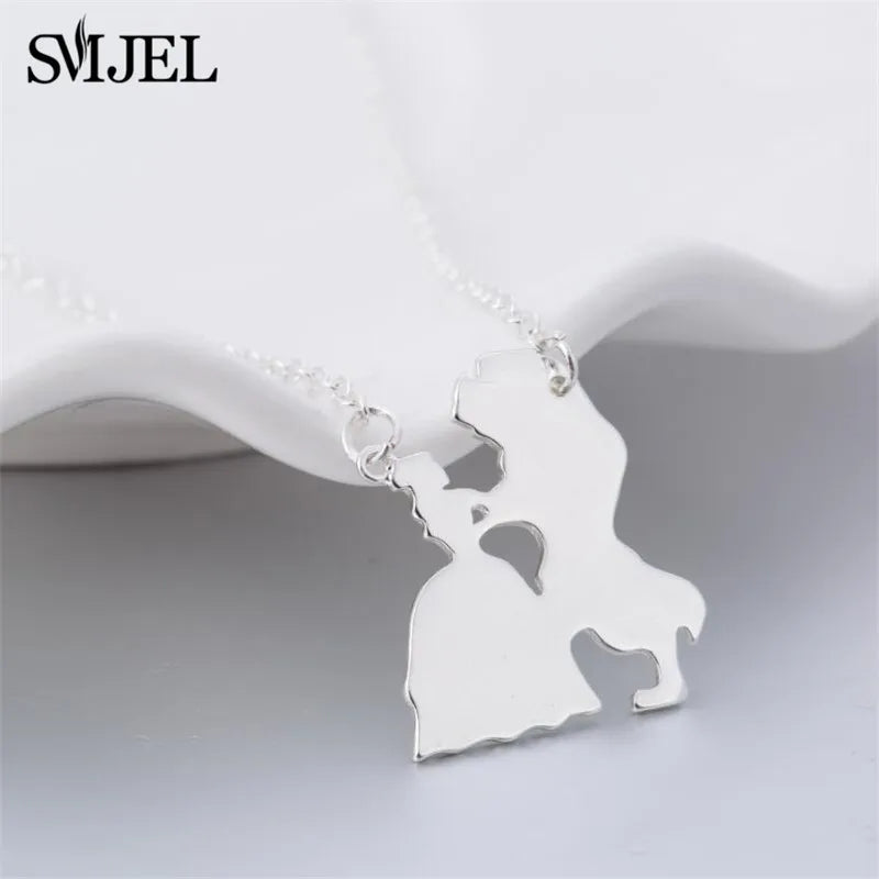 Amora™ | Parent &amp; Child Silhouette Pendant Necklace