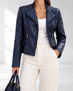 Sienna™ | Kort Bikerjack met Veterdetail