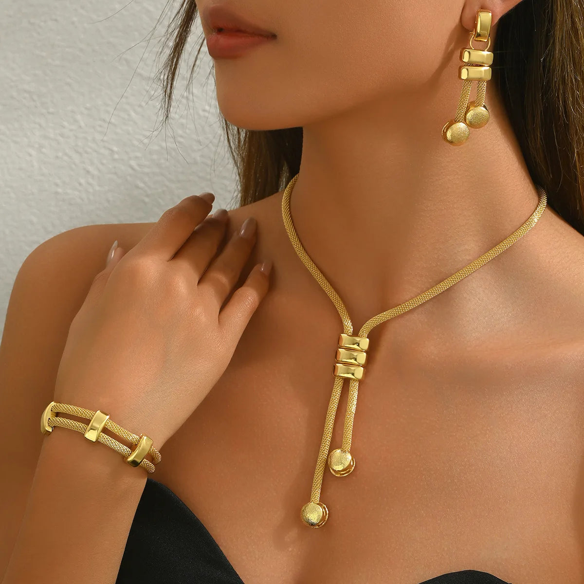 Seraphine™ | Goudkleurige Ketting-, Oorbellen- & Armbandset