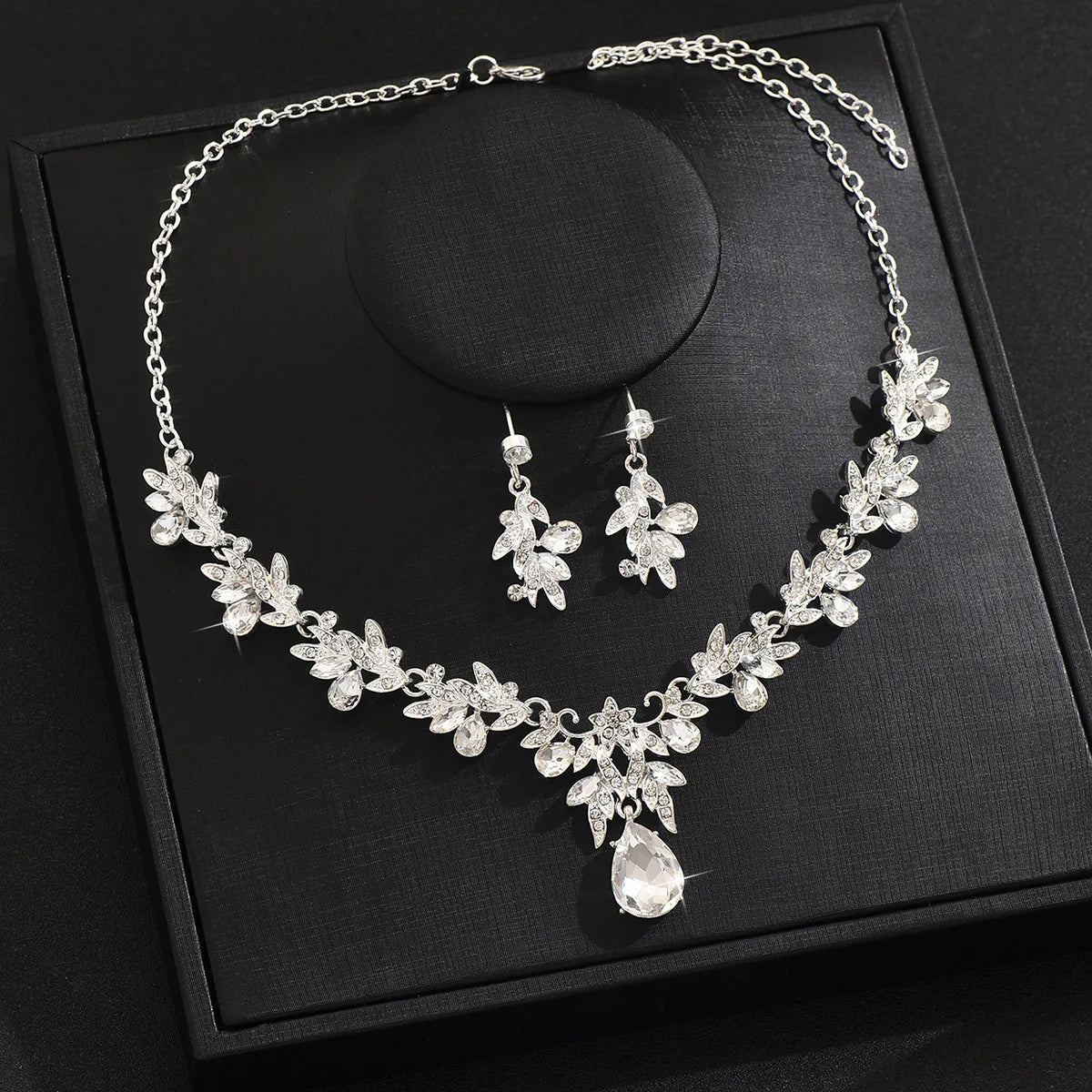 Lunelle™ | Crystal Leaf Necklace &amp; Earring Set